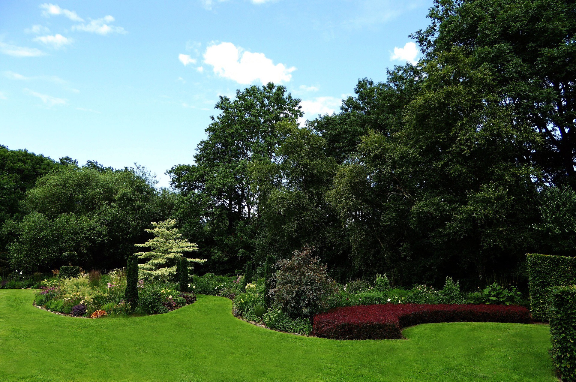 okrasná-záhrada-stromy-1608213_1920-freepixabay