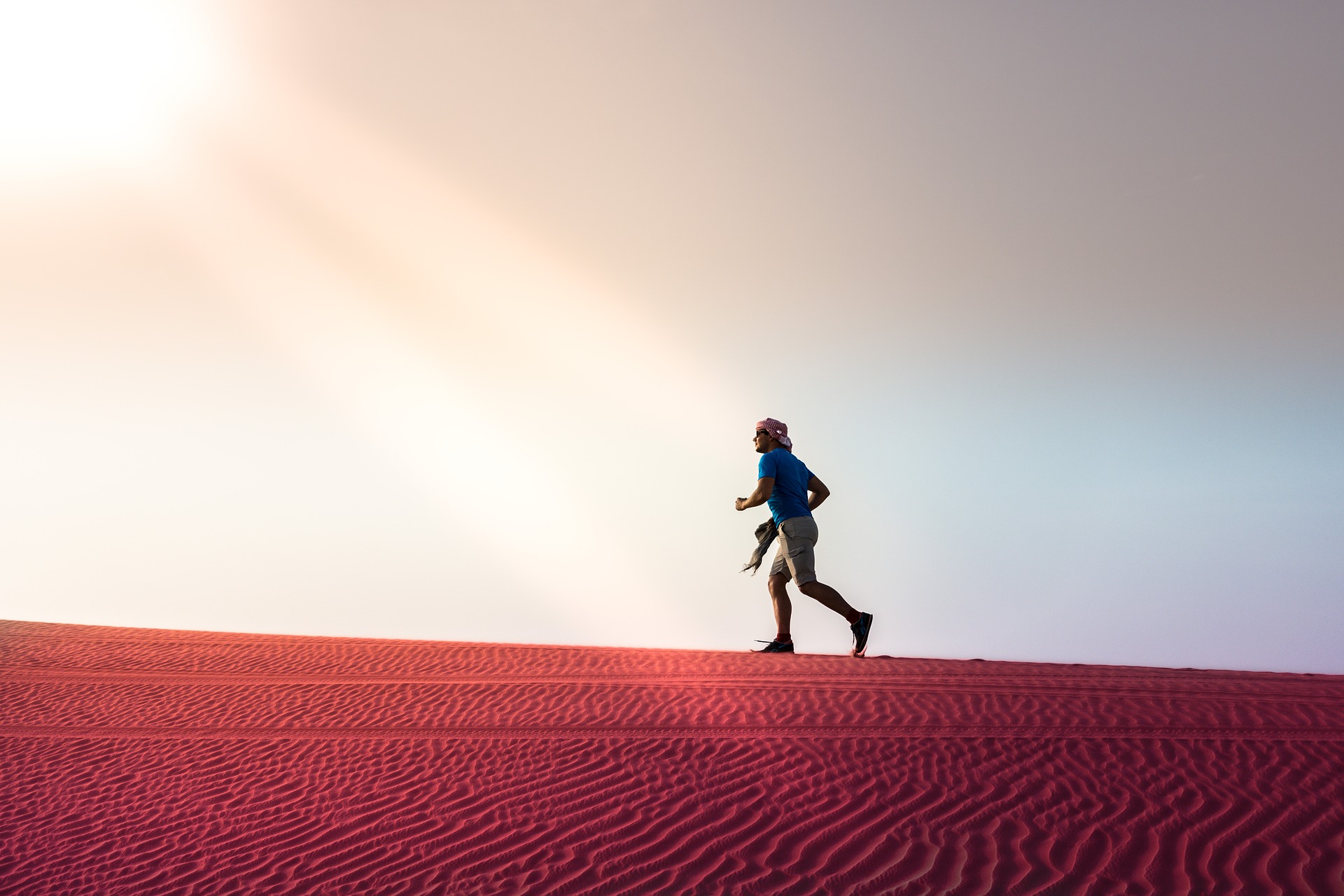 púšť-bežať-beh-slnko-2806435-freepixabay